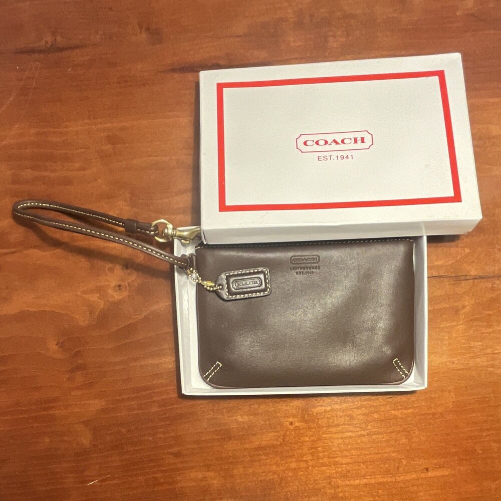 NEW Vintage Coach Legacy Chocolate Brown Leather Wristlet 2001 Gold HW Collector